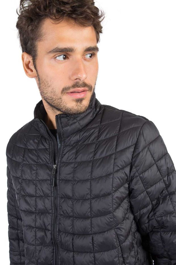 18200_C003_4-JQT-MTS-QUADRADINHO