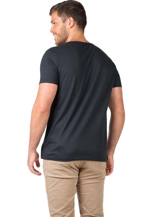 T-Shirt Masculino Gola V Basic de Costas