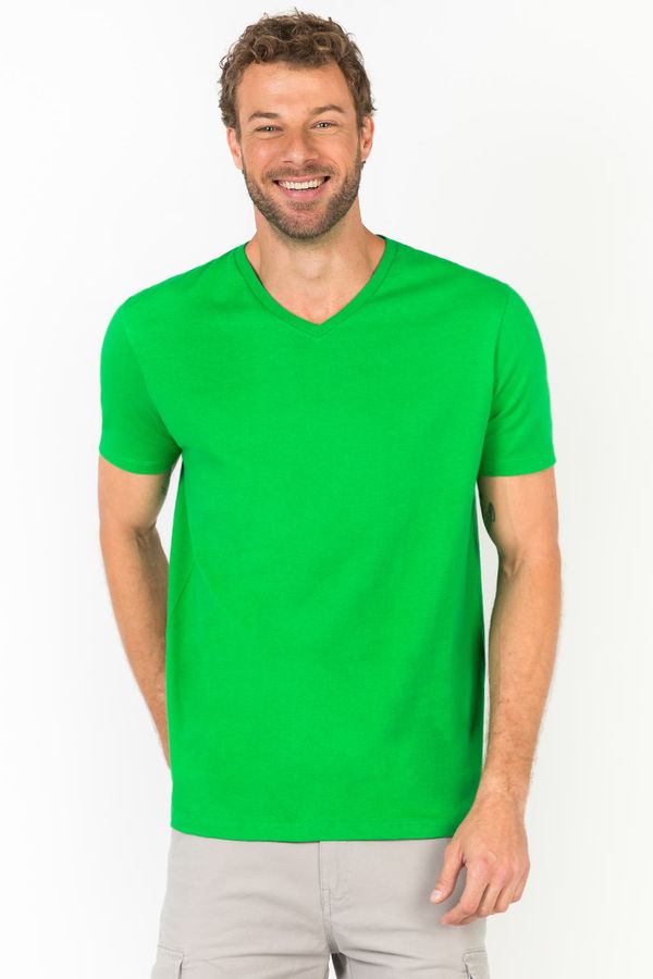 T-Shirt Básica Gola v Premium Sem Costura Verde Bandeira VERDE BANDEIRA/G