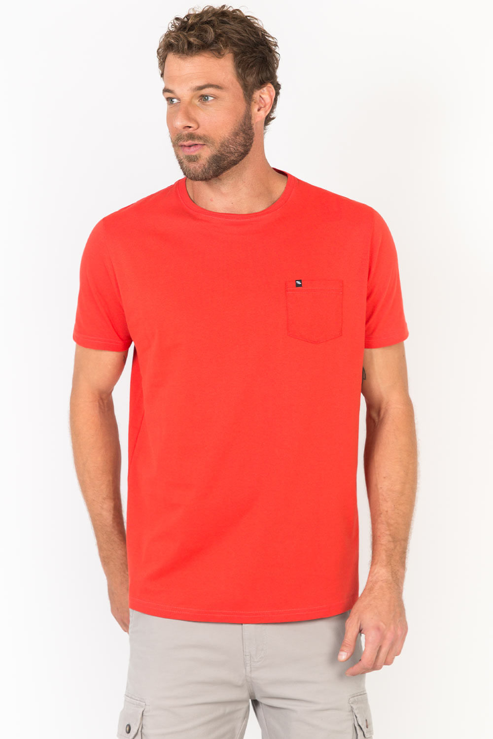 T-Shirt Básica Comfort Com Bolso Vermelha