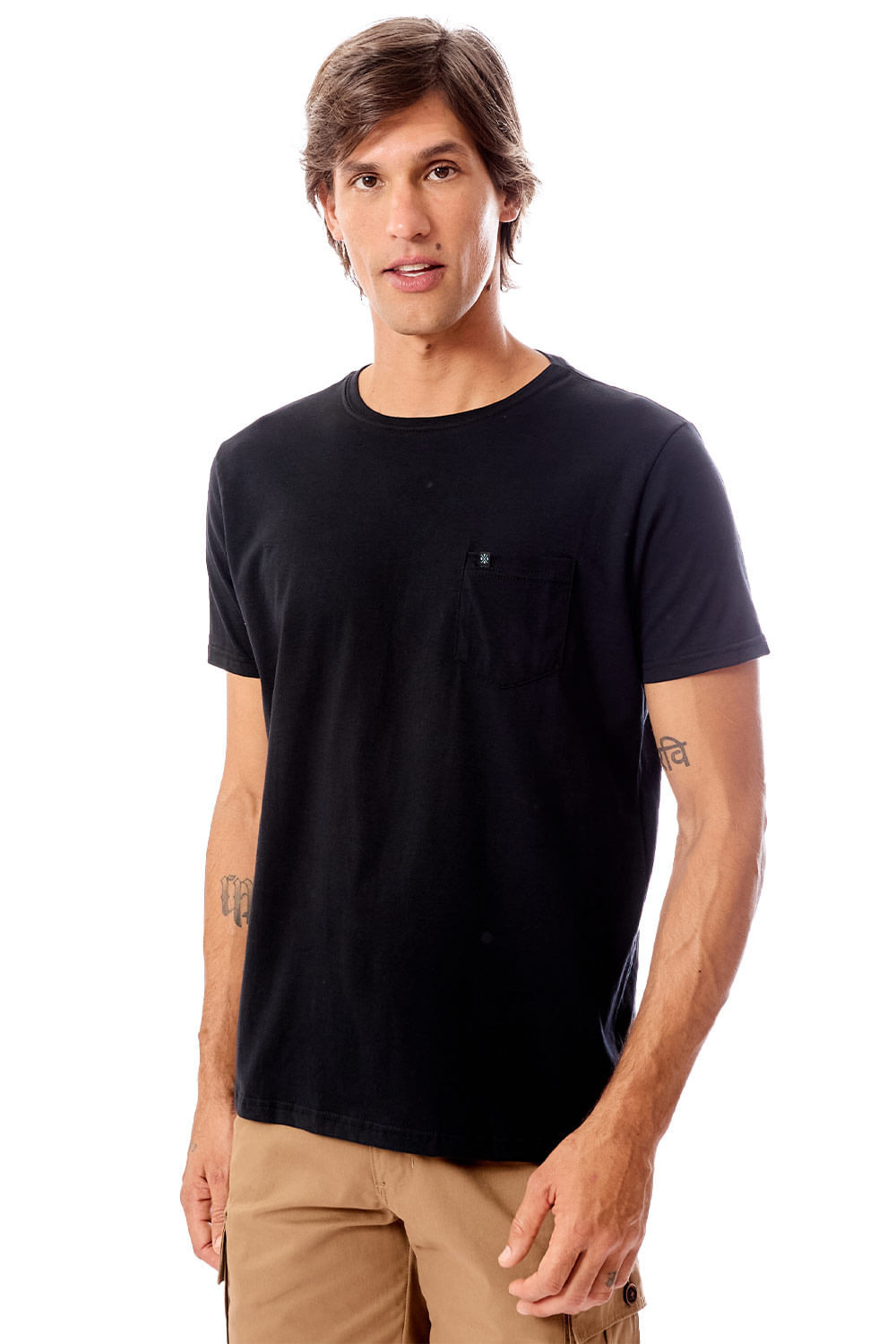 T-Shirt Básica Comfort Com Bolso Preta