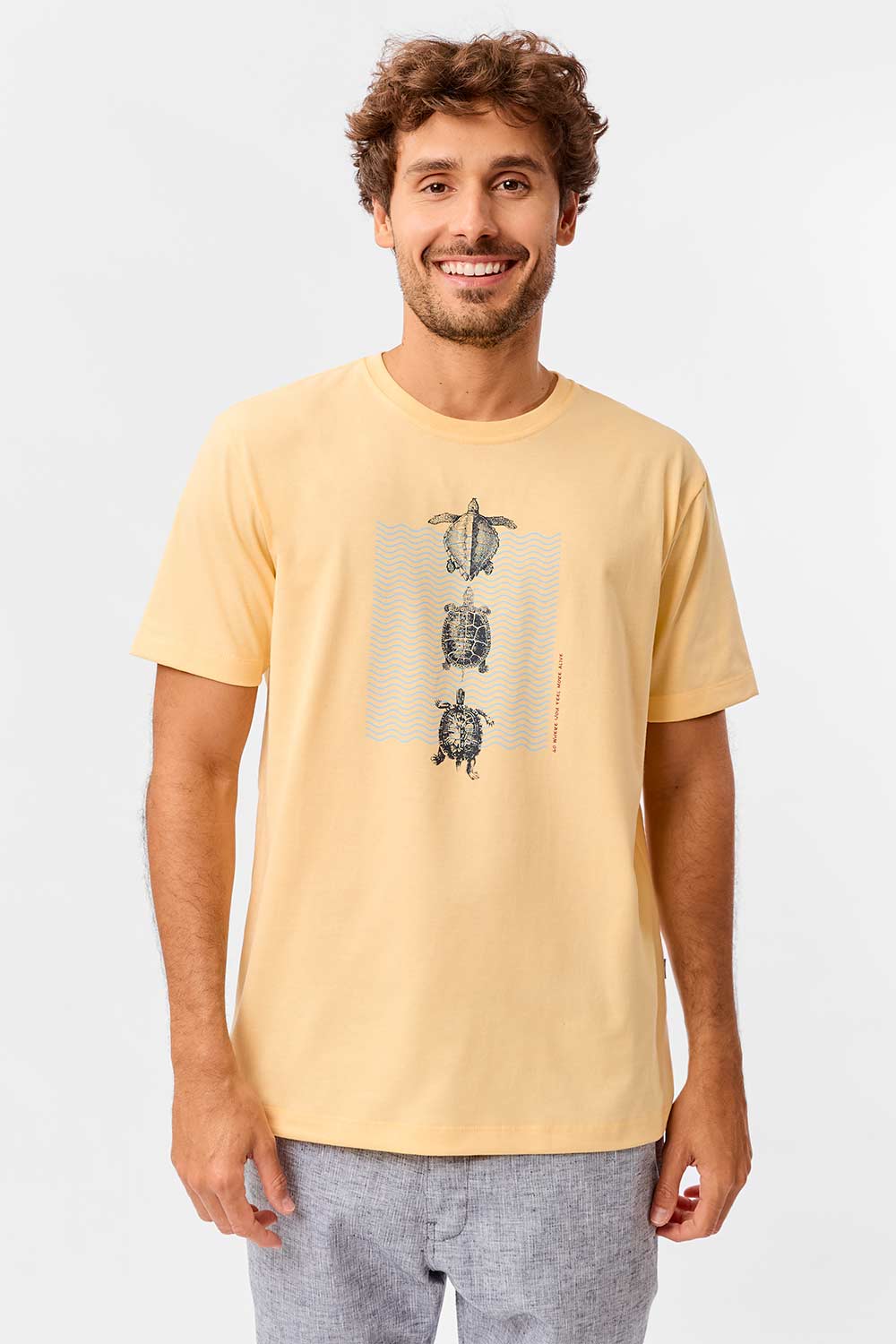 T-Shirt Estampada Alive Amarela Clara