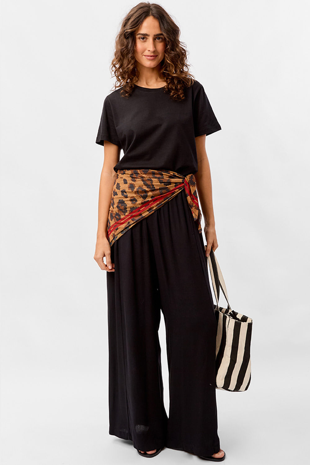 Blusa Básica Fio Penteado Preta